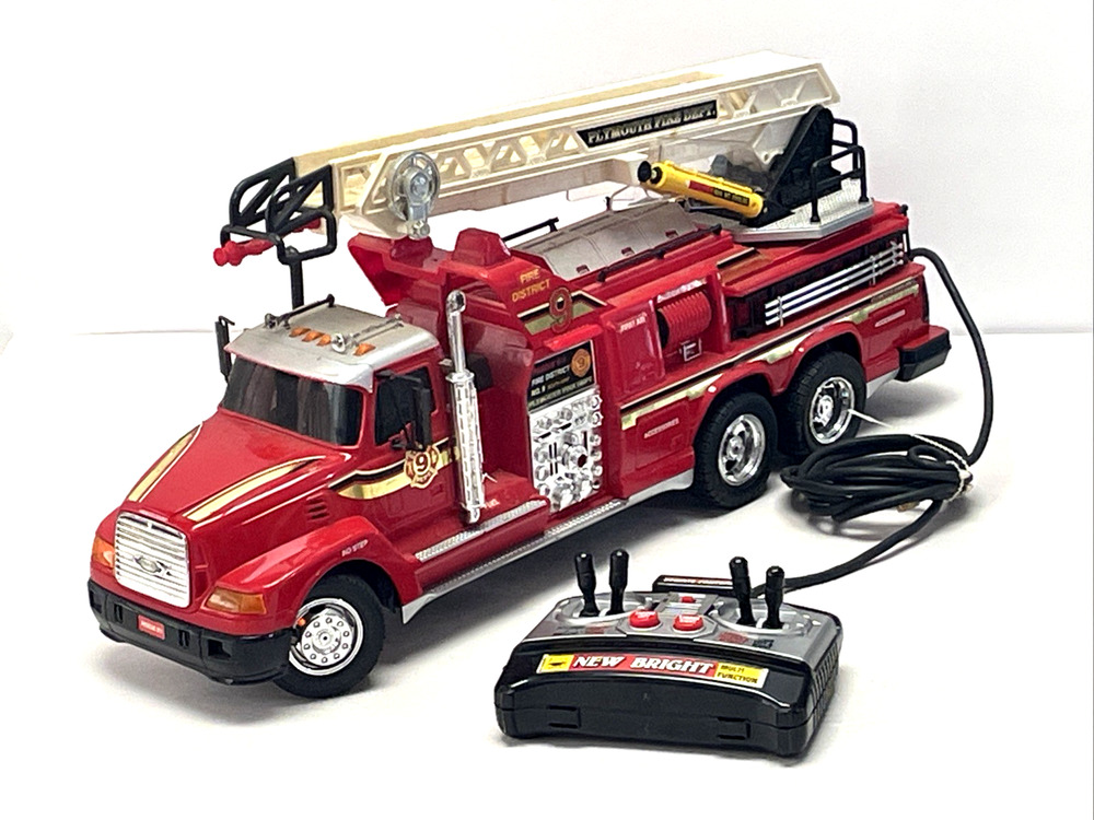 New Bright 20in RC Fire Ladder Truck Remote Controller Included Missing Front wh